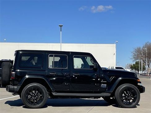 Used 2022 Jeep Wrangler Unlimited Sahara 4xe image 3