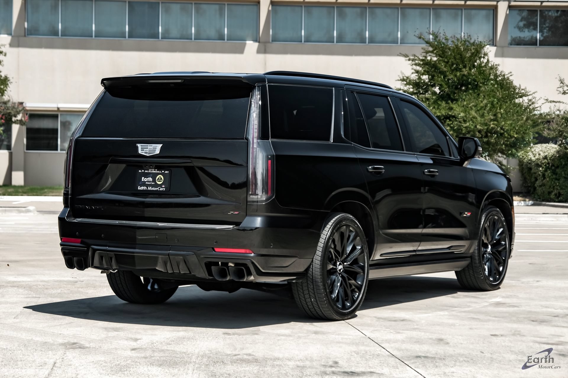 Used 2026 Cadillac Escalade V w/ LPO, ONYX Package AWD/4WD image 18