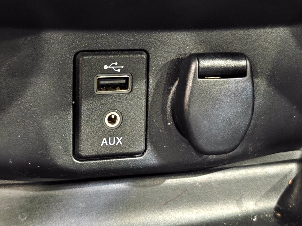 Used 2017 Nissan Rogue S AWD/4WD image 14