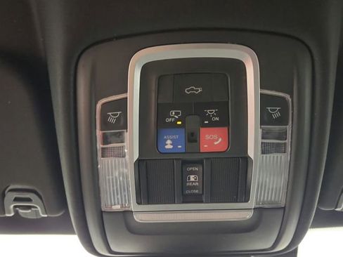 Used 2021 RAM 1500 Laramie AWD/4WD image 39