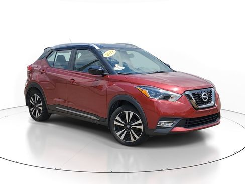Used 2019 Nissan Kicks SR w/ SR Premium Package FWD image 1