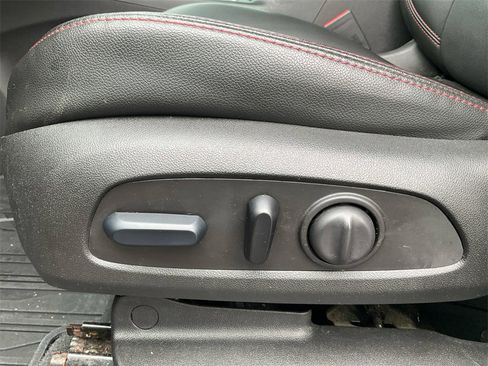 Used 2024 Chevrolet Equinox RS w/ RS Leather Package image 27