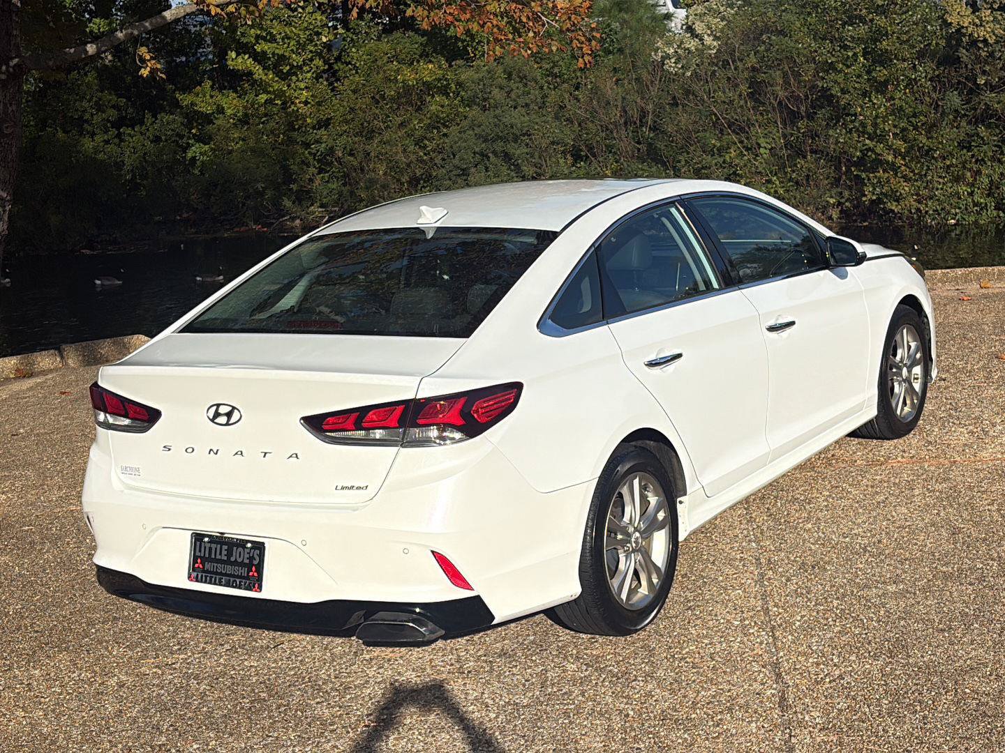 Used 2018 Hyundai Sonata Limited w/ Limited Ultimate Package 03 FWD image 5