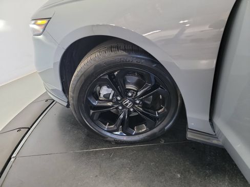 Used 2025 Honda Accord SE image 30
