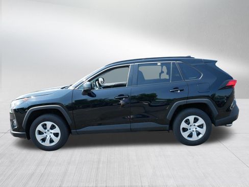 Used 2021 Toyota RAV4 LE AWD/4WD image 4