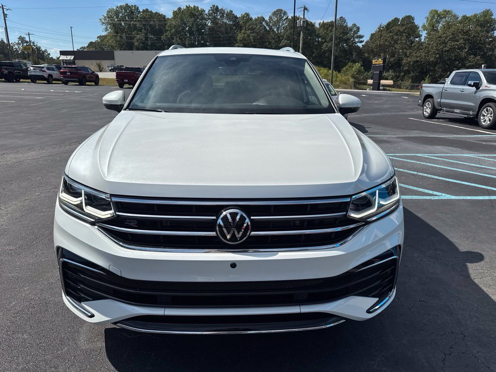Used 2023 Volkswagen Tiguan SEL R-Line AWD/4WD image 2