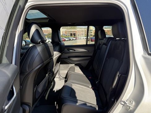 New 2025 Jeep Grand Cherokee Altitude image 26