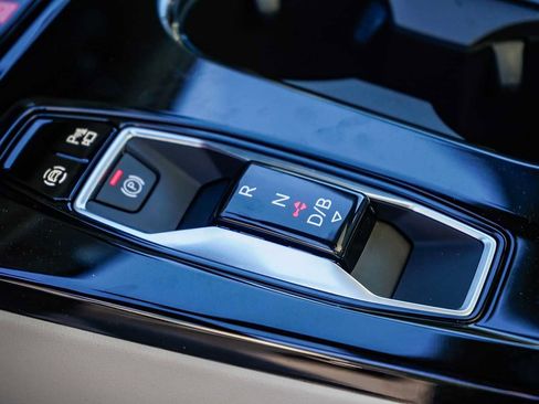 Certified 2025 Audi A6 e-tron Premium w/ Convenience Package image 21