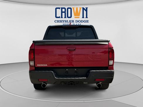 Used 2025 Honda Ridgeline Black Edition image 4