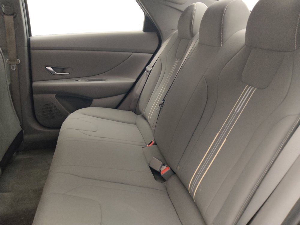 Used 2023 Hyundai Elantra SEL w/ Convenience Package FWD image 18