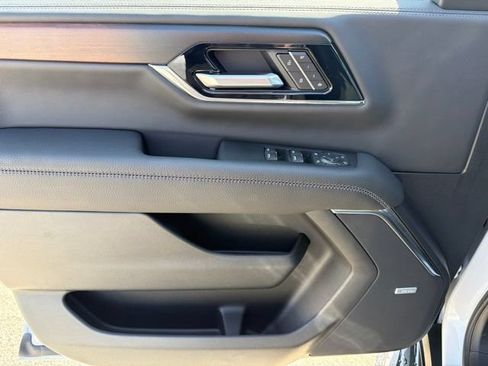 New 2026 GMC Yukon XL Denali w/ Advanced Technology Package AWD/4WD image 15