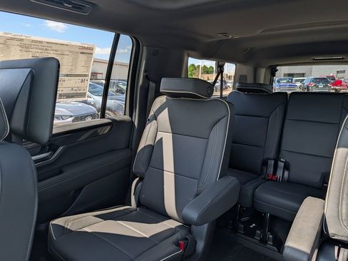 New 2026 GMC Yukon XL Elevation w/ Elevation Premium Package AWD/4WD image 12
