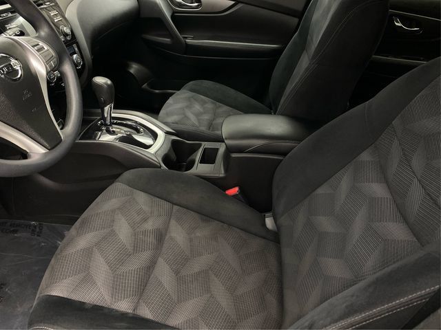 Used 2015 Nissan Rogue SV w/ SV Moonroof Package AWD/4WD image 10