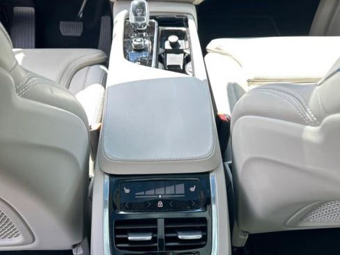 Used 2024 Volvo XC90 T8 Ultimate w/ Lounge Package AWD/4WD image 9