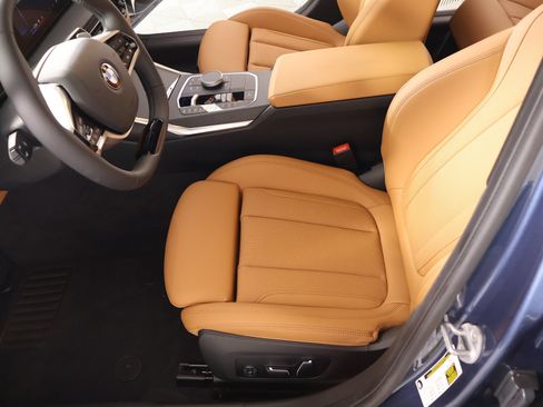New 2026 BMW 330i Sedan w/ Convenience Package RWD image 11