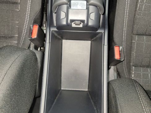 Certified 2024 Honda HR-V LX image 28