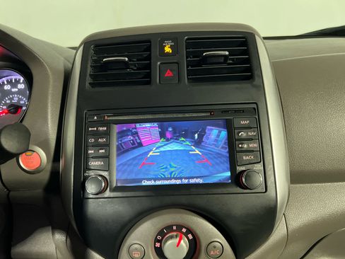 Used 2014 Nissan Versa SL w/ Tech Package image 13