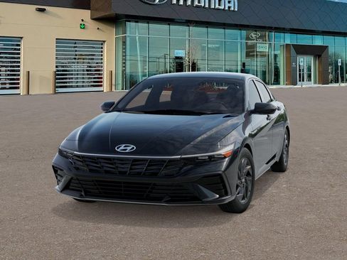 Certified 2025 Hyundai Elantra Hybrid FWD image 6