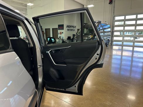 Used 2025 Toyota RAV4 LE AWD/4WD image 33