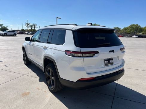 Used 2025 Jeep Grand Cherokee L Laredo RWD image 7