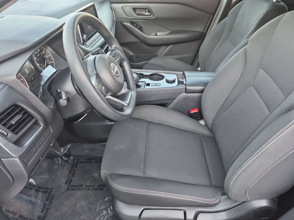 Used 2024 Nissan Rogue S AWD/4WD image 15