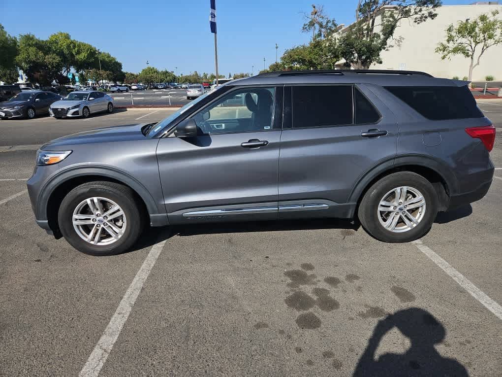 Used 2022 Ford Explorer XLT w/ Equipment Group 202A RWD image 4