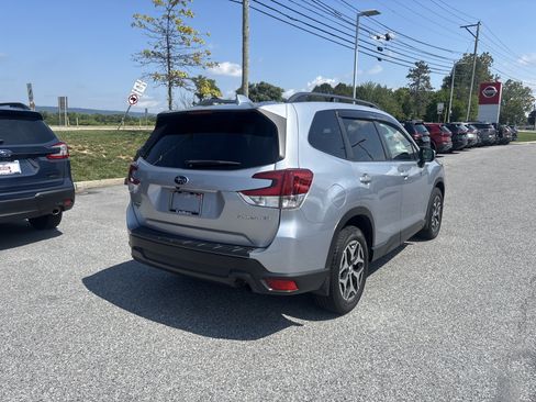 Used 2020 Subaru Forester Premium AWD/4WD image 22