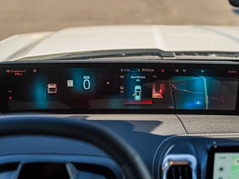 New 2025 Ford Expedition Platinum w/ Stealth Appearance Package image 23