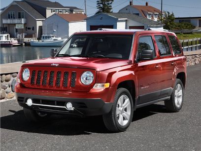 Used 2012 Jeep Patriot Latitude w/ Sun/Sound Group