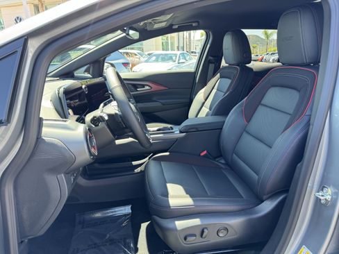 Used 2025 Chevrolet Equinox EV RS image 16