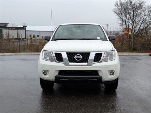 Used 2019 Nissan Frontier SV w/ Value Truck Package image 8