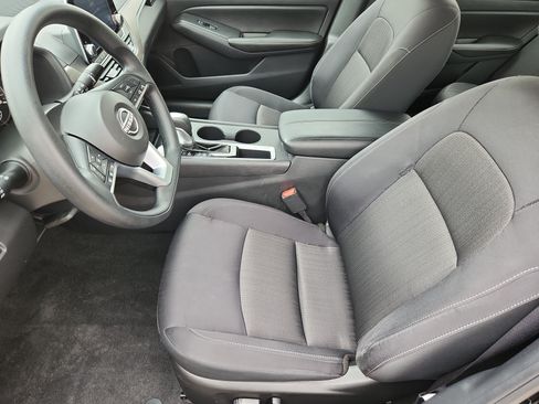 Used 2025 Nissan Altima 2.5 SV FWD image 9