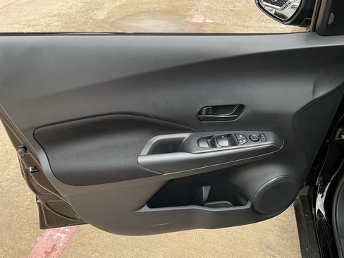 New 2025 Nissan Kicks Play S image 12