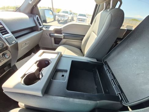 Used 2015 Ford F150 XLT image 30