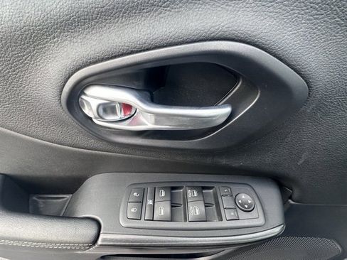 Used 2016 Jeep Cherokee High Altitude image 10