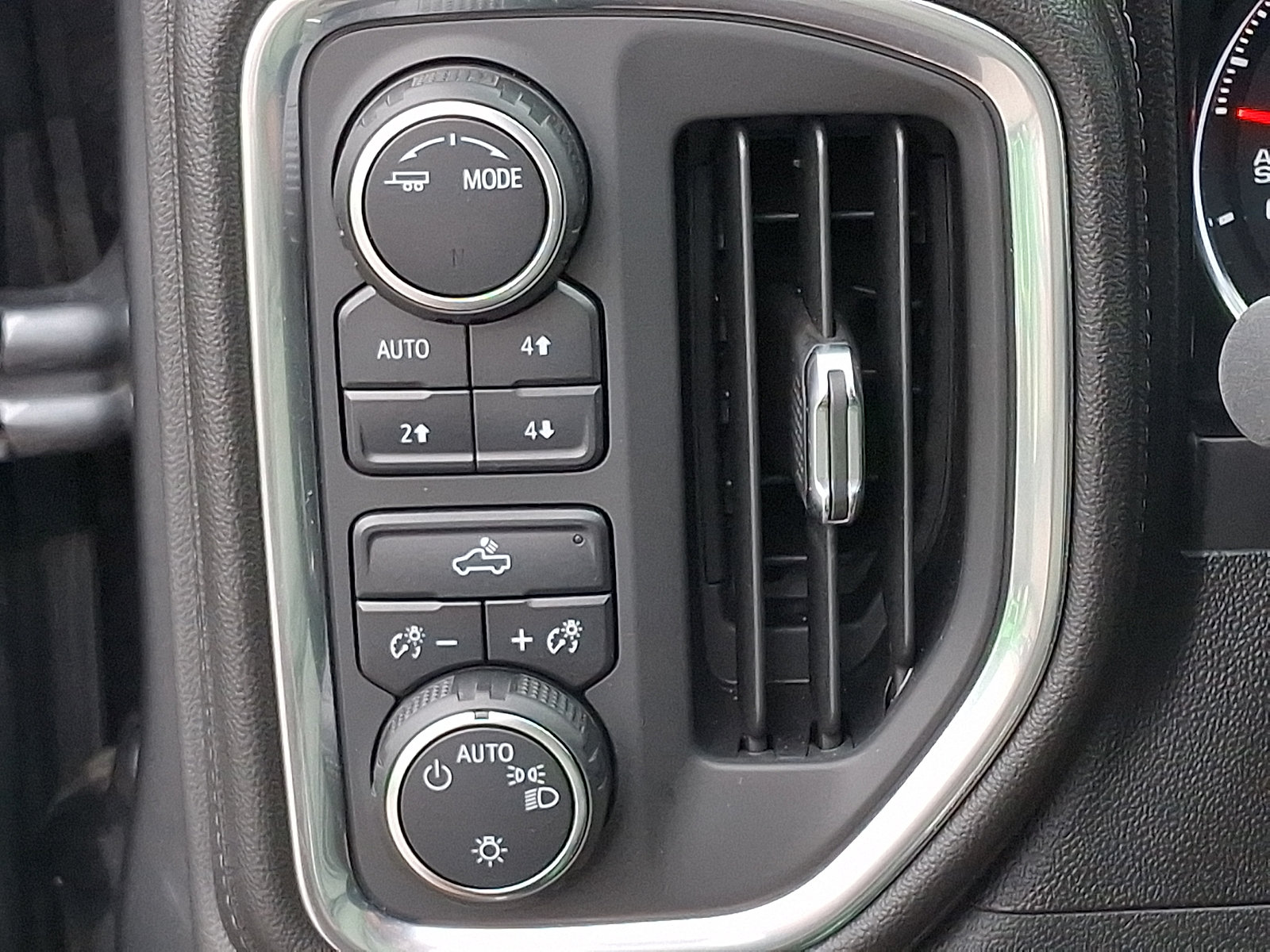 Used 2020 Chevrolet Silverado 1500 LT w/ All-Star Edition AWD/4WD image 25