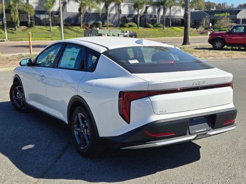 New 2026 Kia K4 FWD image 10