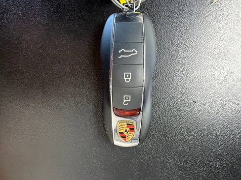 Used 2025 Porsche Macan S image 39