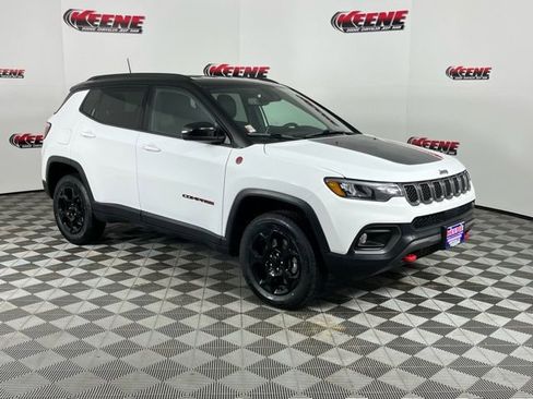 Used 2024 Jeep Compass Trailhawk image 2