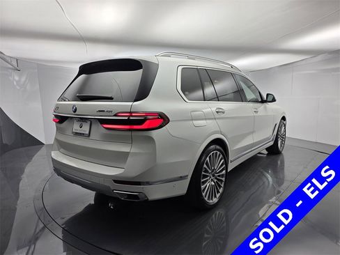 Used 2024 BMW X7 xDrive40i w/ Executive Package image 4