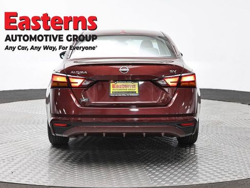 Used 2024 Nissan Altima 2.5 SV FWD image 6