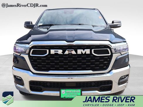 Used 2025 RAM 1500 Big Horn AWD/4WD image 7