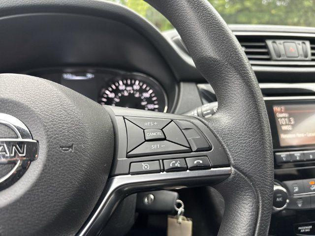 Used 2017 Nissan Rogue S FWD image 17