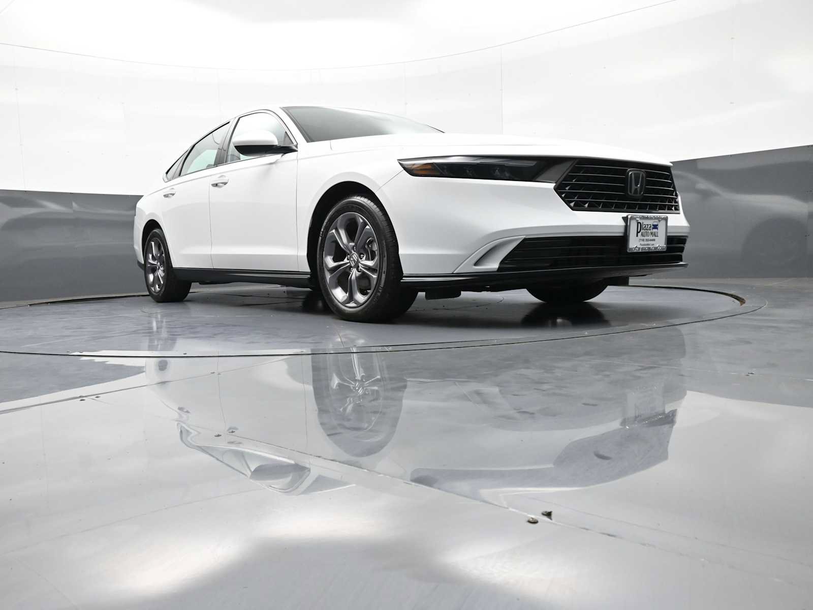 Certified 2024 Honda Accord EX image 27