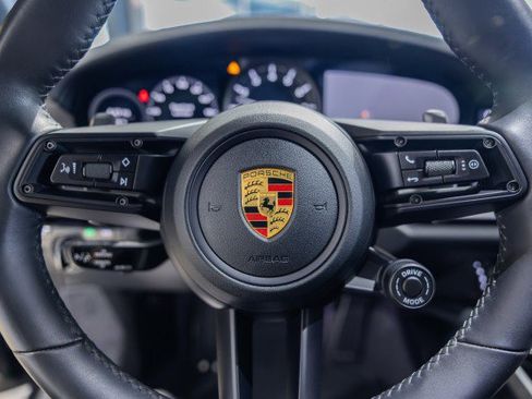 Used 2021 Porsche 911 Carrera S image 32