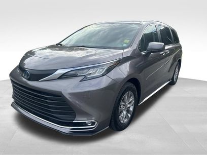 Certified 2022 Toyota Sienna XLE w/ XLE Plus Package