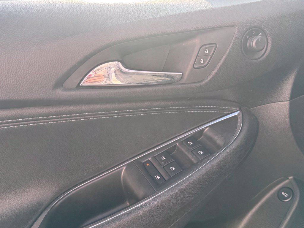 Used 2017 Chevrolet Cruze Premier FWD image 10