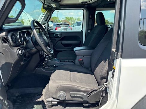 Used 2022 Jeep Wrangler Sport AWD/4WD image 15