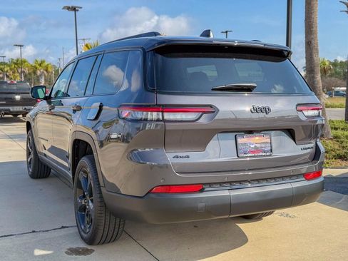 Used 2025 Jeep Grand Cherokee L Limited w/ Black Appearance Package image 32