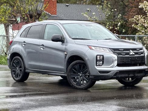 Used 2025 Mitsubishi Outlander Sport ES image 2
